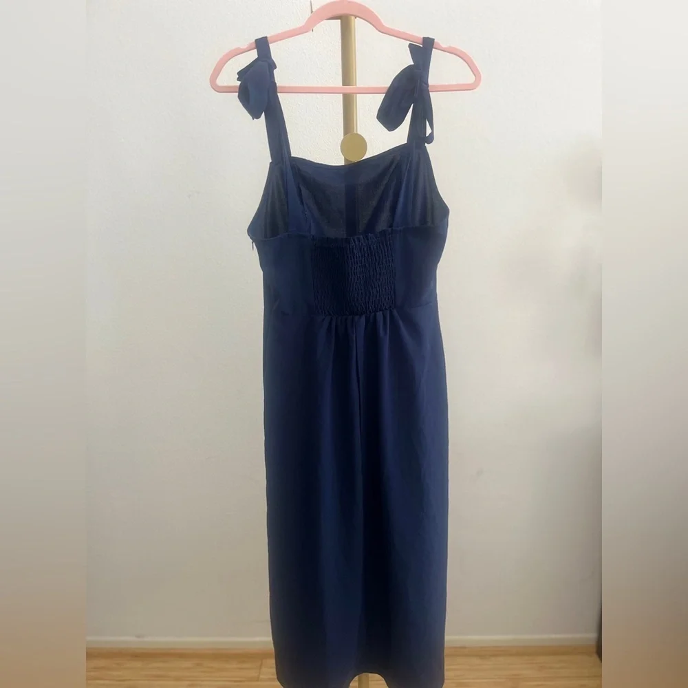 Women's Elegant Square Neck Dress - Picture 3 of 4